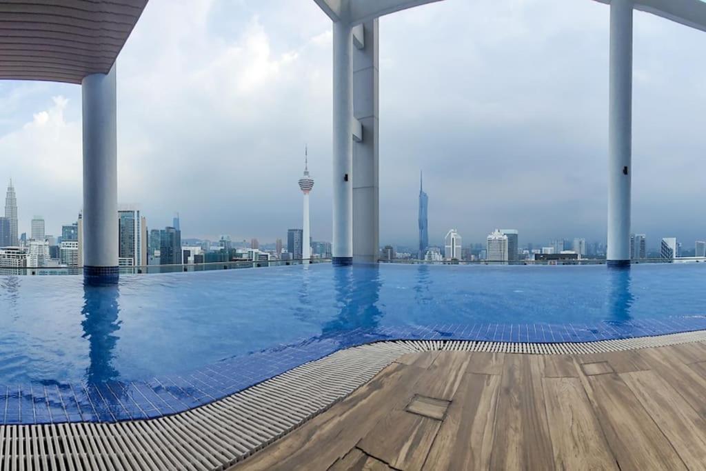 Col 171a Modern Balcony Klcc View & Infinity Pool * Kuala Lumpur