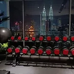 Col 171A Modern Balcony Klcc View & Infinity Pool