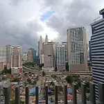 Col 171A Modern Balcony Klcc View & Infinity Pool