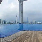 Col 171A Modern Balcony Klcc View & Infinity Pool