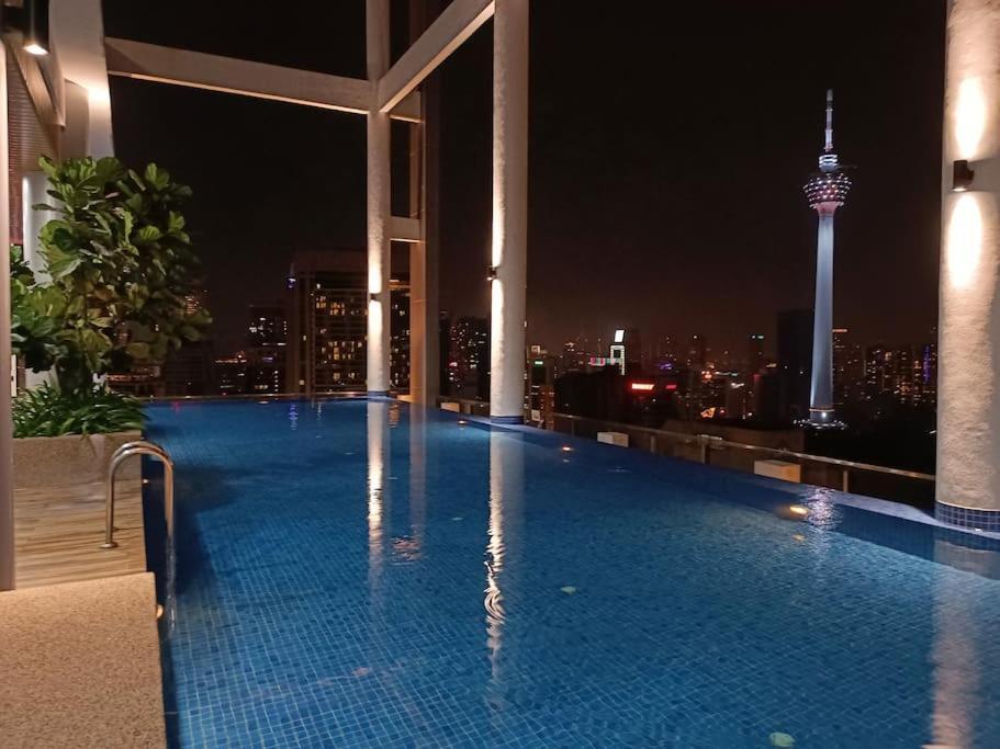 Col 171a Modern Balcony Klcc View & Infinity Pool