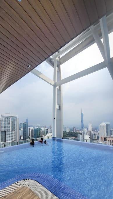 Col 171a Modern Balcony Klcc View & Infinity Pool Kuala Lumpur