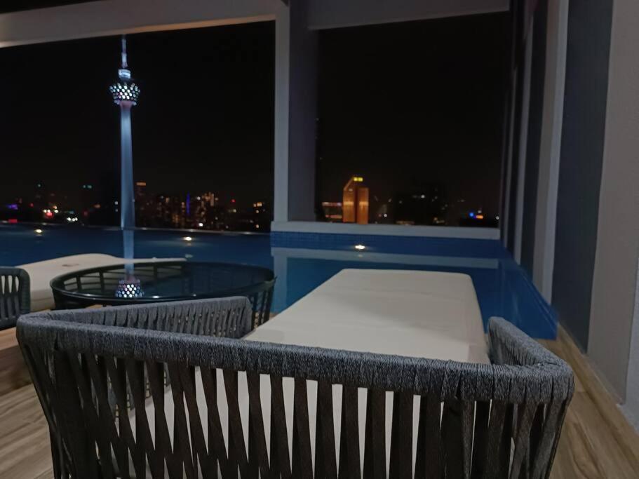 Col 171a Modern Balcony Klcc View & Infinity Pool Pangsapuri Kuala Lumpur