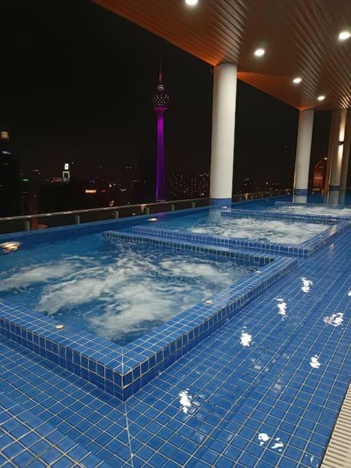 Col 171a Modern Balcony Klcc View & Infinity Pool Pangsapuri *