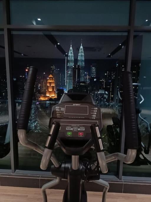 Col 171a Modern Balcony Klcc View & Infinity Pool Kuala Lumpur